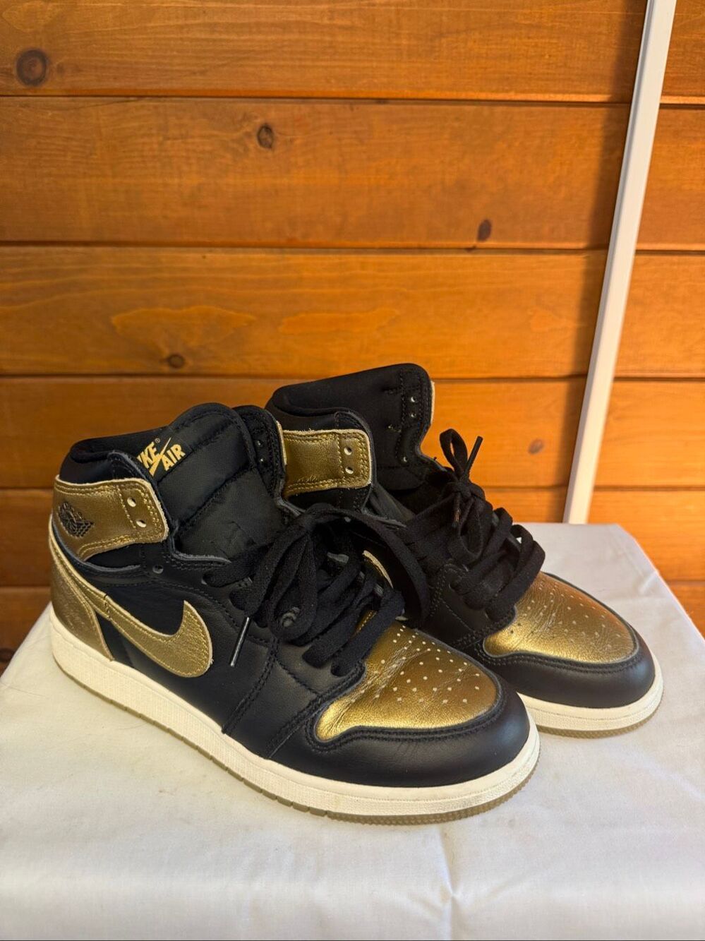 Air Jordan 1 Retro High OG GS "Black Metallic Gold" Sz 6 Youth FD1437-071